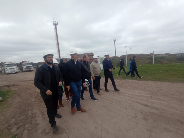 El gobernador Gustavo Bordet visitó el Puerto Ibicuy