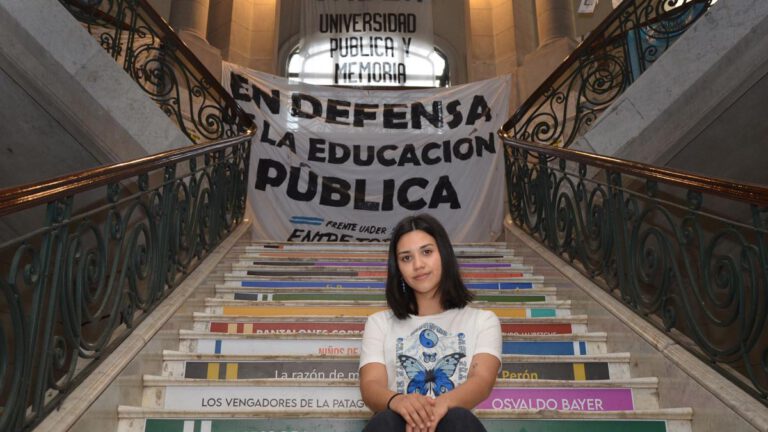 Es la primera universitaria de su familia y dice: “La educación pública nos cambió la vida”