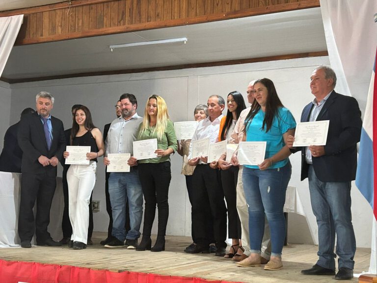 Entrega de diplomas a las autoridades electas del Departamento Islas del Ibicuy