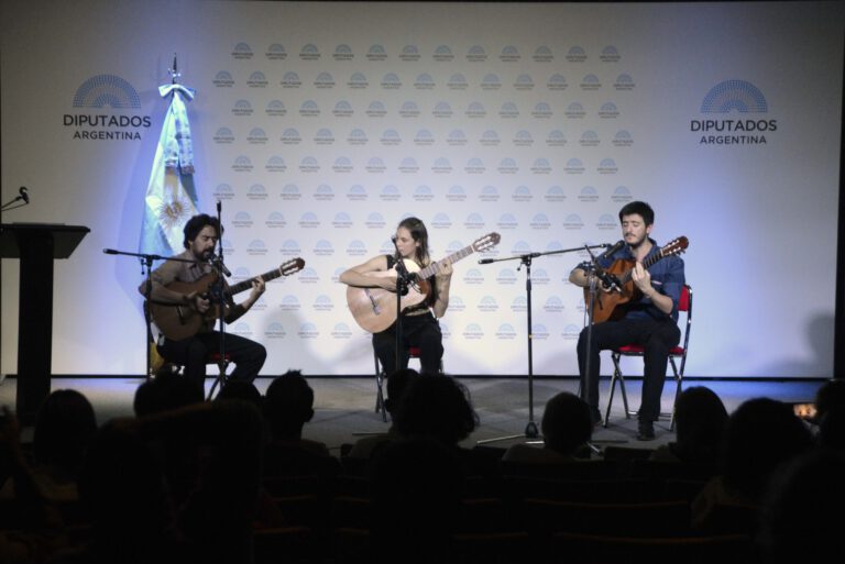 Las Guitarras Gualeyas: representándonos en todas partes