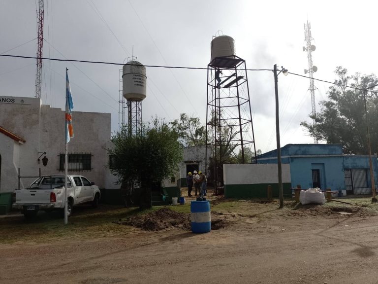 Avanzan las mejoras en la red de agua en Médanos