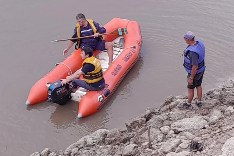 CONTINÚA LA BÚSQUEDA DEL JOVEN QUE DESAPARECIÓ EN EL RÍO GUALEGUAY