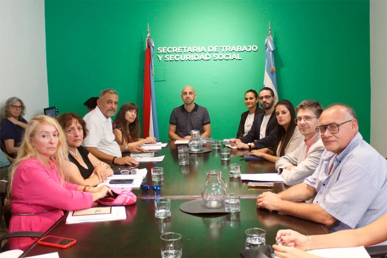 PARITARIAS ESTATALES: LA REUNIÓN ENTRE GREMIOS Y EL GOBIERNO PASÓ PARA EL VIERNES