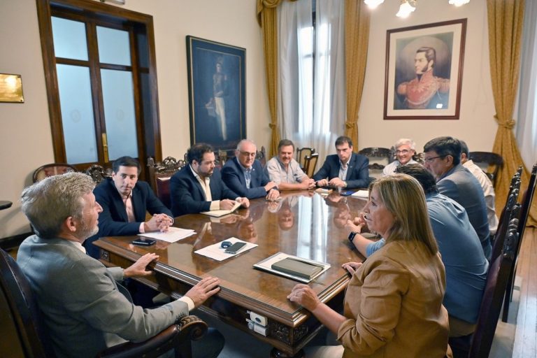 OBRAS EN RUTAS Y ESCUELAS: FRIGERIO Y SENADORES DE JUNTOS DIALOGARON SOBRE LOS EJES DEL AÑO LEGISLATIVO