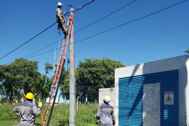 CON FINANCIACIÓN PROVINCIAL, SE INAUGURÓ LA OBRA DE ELECTRIFICACIÓN DEL CAMPUS DE LA UADER