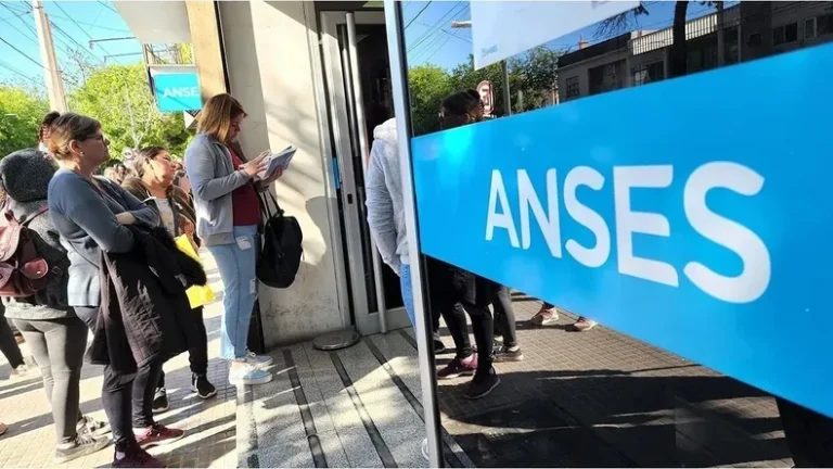 AUMENTAN ASIGNACIONES FAMILIARES Y AUH DESDE ABRIL