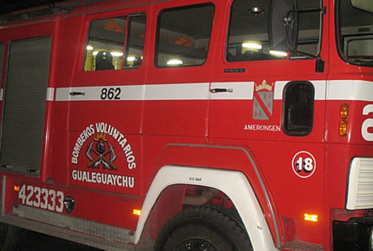 UN INCENDIO CONSUMIÓ POR COMPLETO UNA PRECARIA VIVIENDA EN GUALEGUAYCHÚ