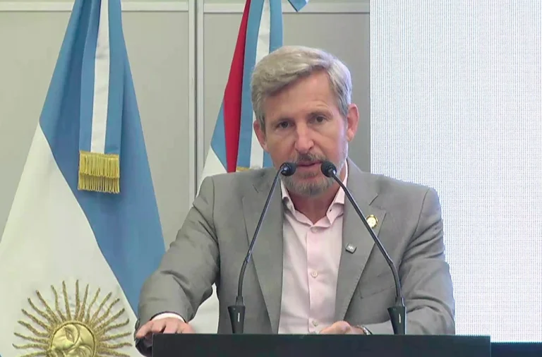 FRIGERIO LANZÓ LA APP “MI TRABAJO” Y PROMETIÓ TERMINAR CON LOS INGRESOS A DEDO AL ESTADO