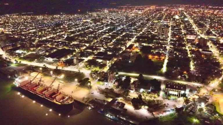 EL PUERTO DE CONCEPCIÓN DEL URUGUAY ESTRENA ILUMINACIÓN LED CON LA LLEGADA DE UN NUEVO BUQUE