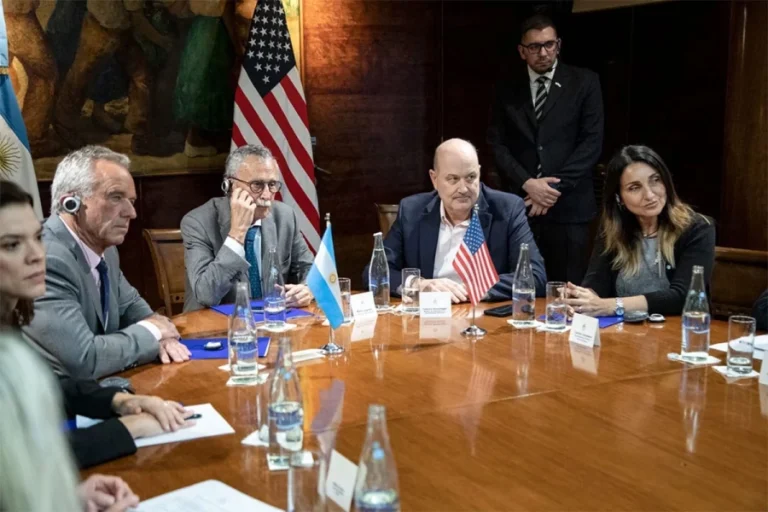 EL GOBIERNO NACIONAL ANUNCIÓ LA SALIDA DE LA OMS Y REFORMAS EN SALUD