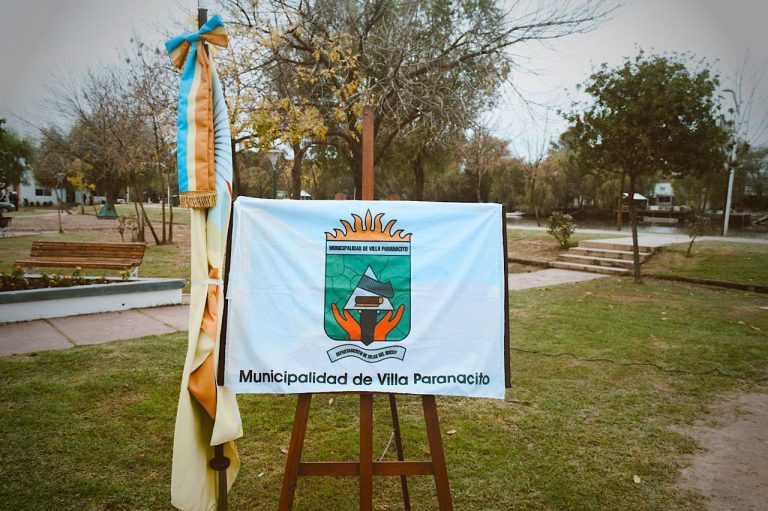 MÚLTIPLES FESTEJOS POR EL 25 DE MAYO Y PRESENTACIÓN DE LA BANDERA DE VILLA PARANACITO