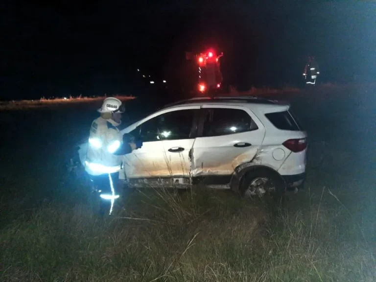 UN CONDUCTOR CHOCÓ UNA BARRERA DE LA RUTA 14 EN PERDICES