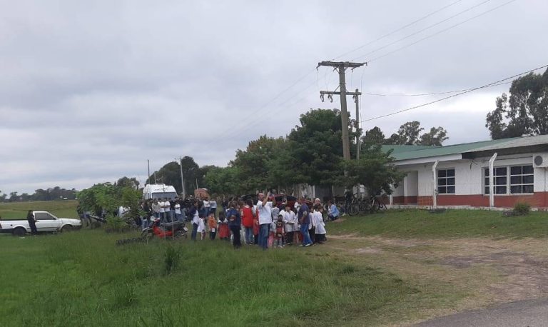 BOMBEROS VOLUNTARIOS REALIZAN EJERCICIOS DE EVACUACIÓN EN ESCUELAS DE MÉDANOS