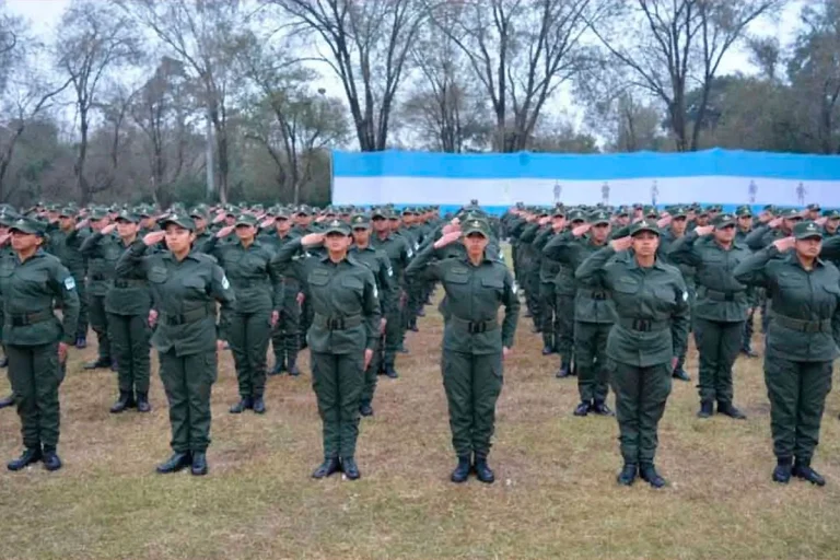 EL GOBIERNO NACIONAL ANUNCIÓ LA IMPLEMENTACIÓN DE UN SERVICIO MILITAR VOLUNTARIO PARA JÓVENES