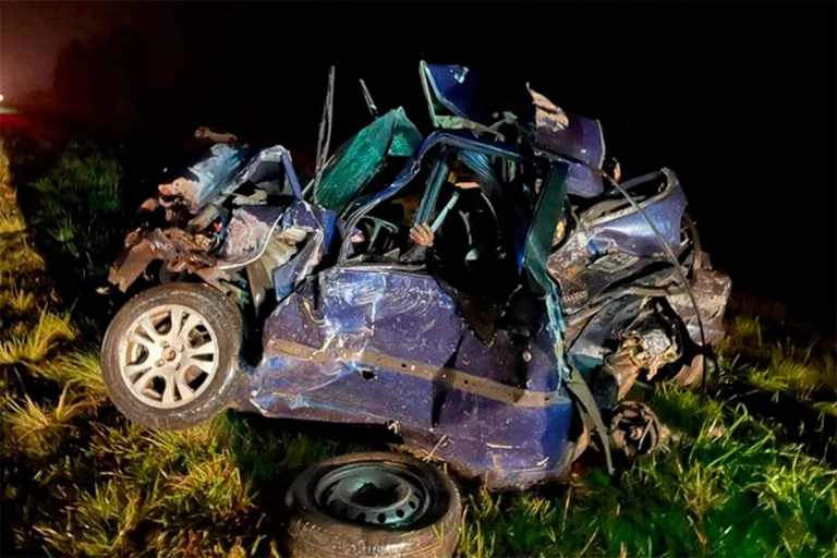 DOS HERIDOS TRAS CHOQUE ENTRE AUTOS Y UN CAMIÓN SOBRE EL PUENTE ZÁRATE – BRAZO LARGO