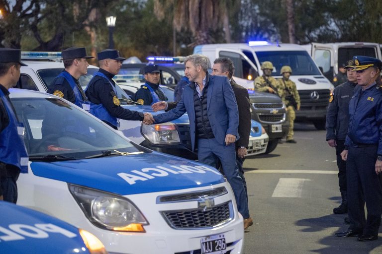 FRIGERIO PRESENTÓ NUEVOS VEHÍCULOS PARA REFORZAR LA SEGURIDAD Y EL SERVICIO PENITENCIARIO