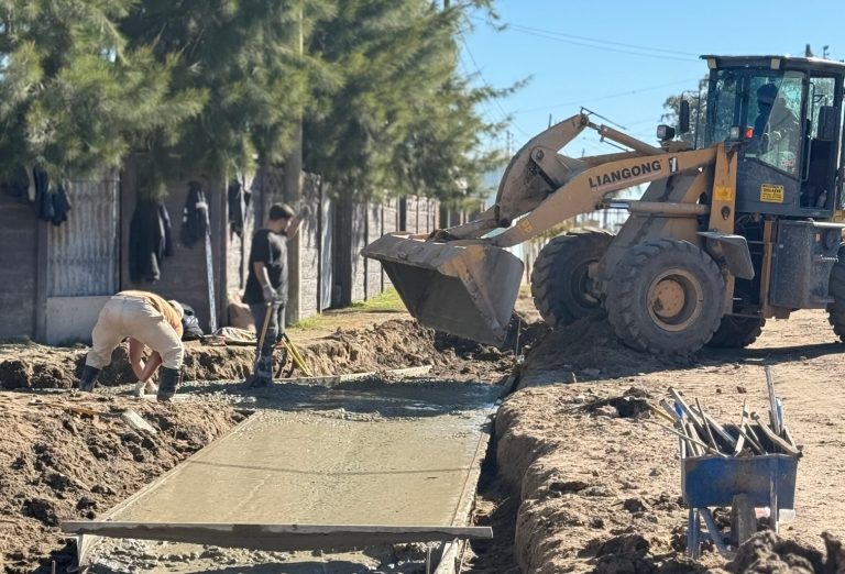 CONTINÚAN CON LAS OBRAS VIALES EN IBICUY
