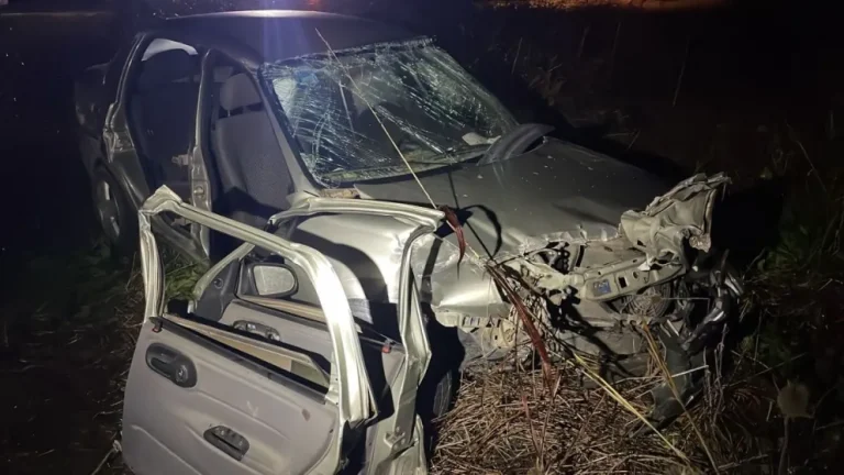 CHOCARON UN AUTO Y UN CAMIÓN CARGADO CON GARRAFAS CERCA DE CARBÓ