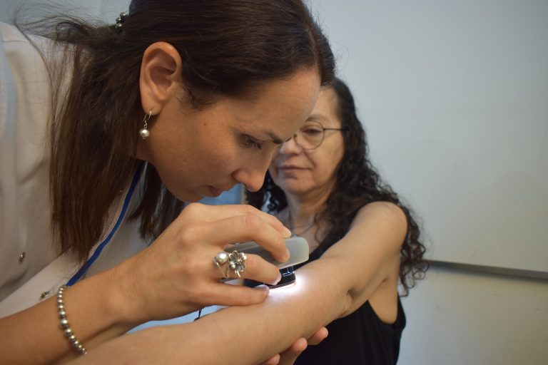 RECUERDAN QUE LA PREVENCIÓN Y DETECCIÓN TEMPRANA DEL CÁNCER DE PIEL SON FUNDAMENTALES