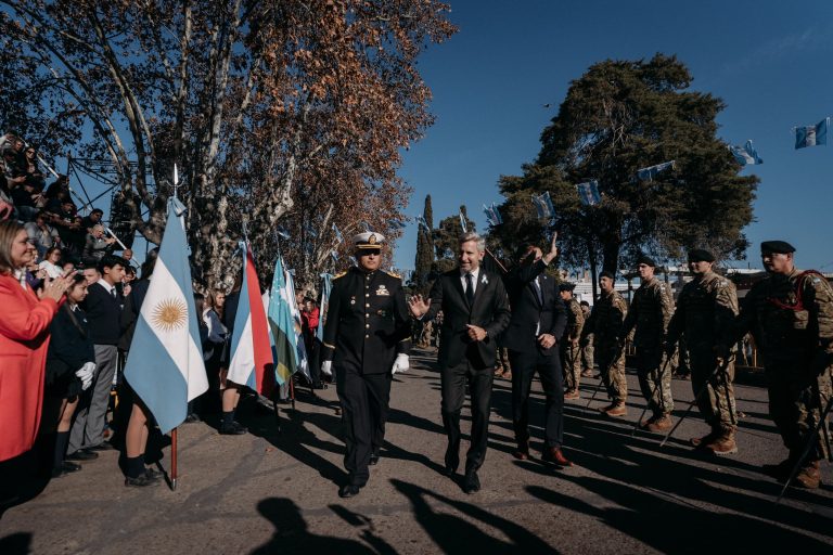 FRIGERIO PARTICIPÓ DE LOS ACTOS POR EL DÍA DE LA INDEPENDENCIA EN GUALEGUAYCHÚ