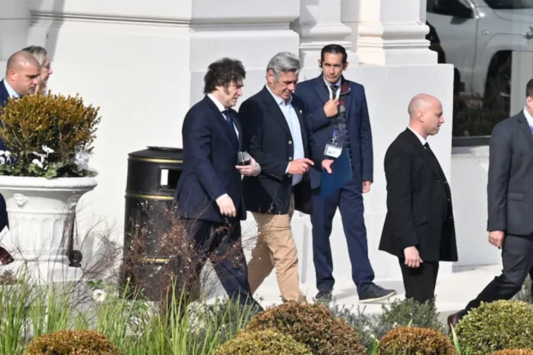 MILEI LE RATIFICÓ AL CAMPO QUE NO HABRÁ BAJA DE RETENCIONES