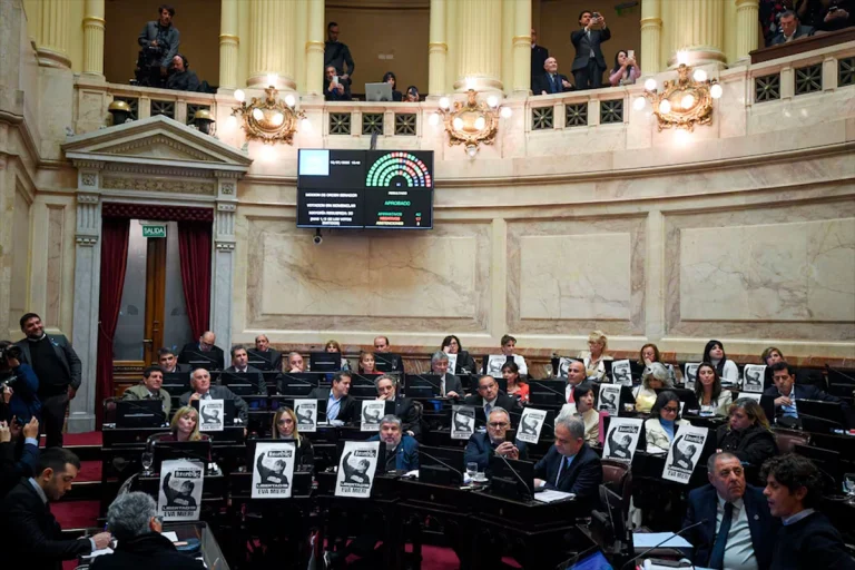 EL SENADO APROBÓ UN AUMENTO DEL 7,2% EN LAS JUBILACIONES Y LA SUBA DEL BONO A $110 MIL