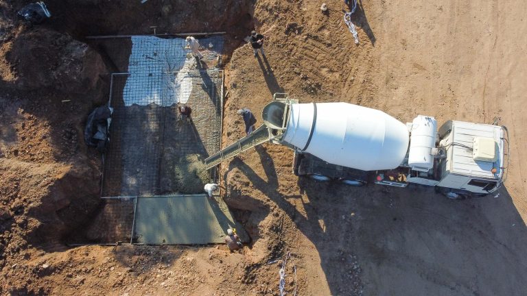 CONTINÚAN LOS TRABAJOS DE INFRAESTRUCTURA EN EL “CANAL DE LOS INGLESES” EN GUALEGUAY