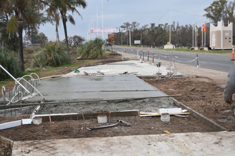 CONSTRUYEN UNA NUEVA DÁRSENA EN LA ENTRADA A GUALEGUAY
