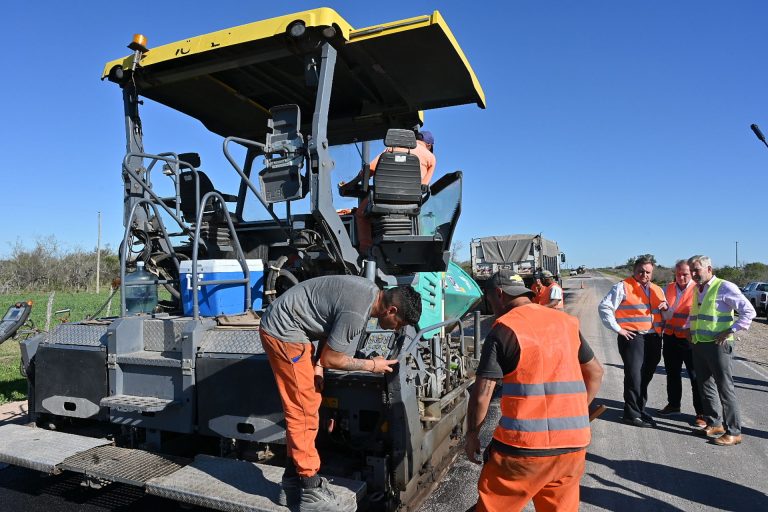 LA PROVINCIA INVIERTE EN INFRAESTRUCTURA VIAL Y EDUCATIVA EN URDINARRAIN Y LA REGIÓN