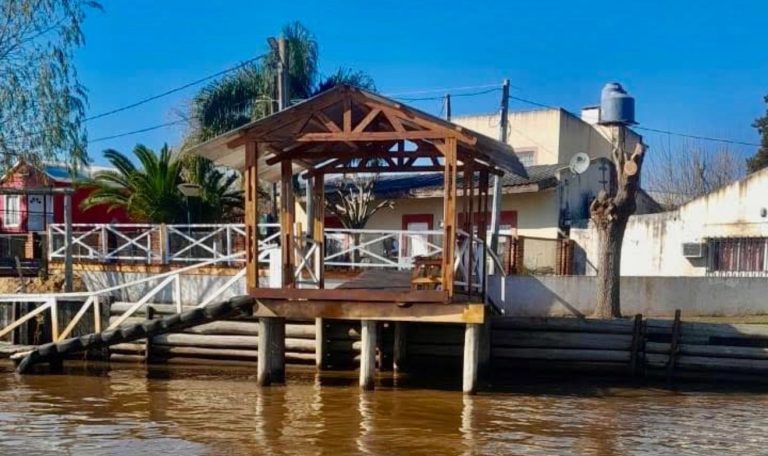 CONCLUYÓ EL RECAMBIO DE LA PLATAFORMA DEL NUEVO MUELLE DE BOTERO UBICADO SOBRE EL BARRIO HOSPITAL
