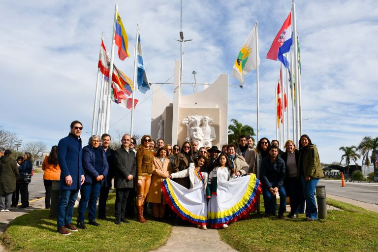 SE REALIZÓ EL ACTO OFICIAL POR EL DÍA DEL INMIGRANTE EN GUALEGUAY