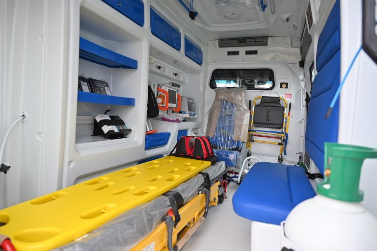V. PARANACITO Y GUALEGUAY RECIBIERON UNA NUEVA AMBULANCIA DESDE PROVINCIA