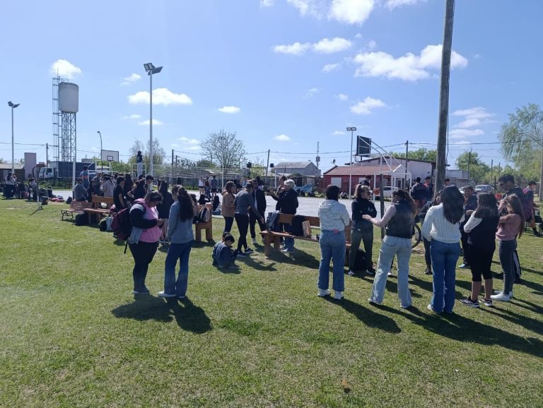SE REALIZÓ UNA JORNADA RECREATIVA POR EL DÍA DEL ESTUDIANTE EN V. PARANACITO