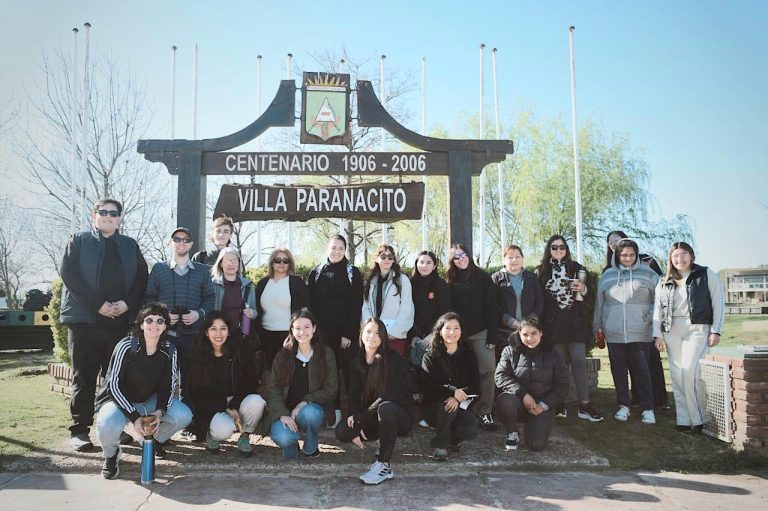 ESTUDIANTES DE LA FACULTAD DE AGRONOMÍA DE LA UBA VISITARON V. PARANACITO