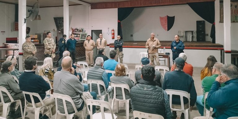 LLEVAN A CABO EN V. PARANACITO UNA REUNIÓN SOBRE SEGURIDAD EN LA ZONA DE ISLAS