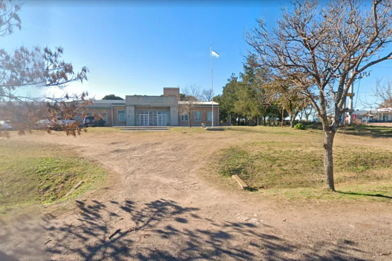 EL GOBIERNO PROVINCIAL AVANZA CON LA REPARACIÓN INTEGRAL DE UNA ESCUELA EN GUALEGUAY