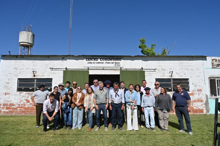FRIGERIO RECORRIÓ LA OBRA DE REFACCIÓN EN LA ESCUELA N°29 DEL DEPARTAMENTO GUALEGUAY