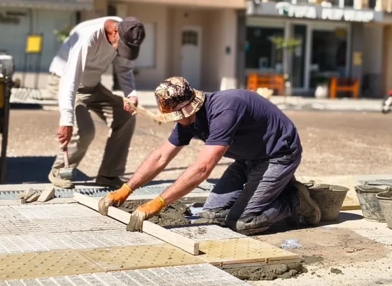 ESTA SEMANA FINALIZA LA COLOCACIÓN DE BALDOSAS EN EL CENTRO DE URDINARRAIN