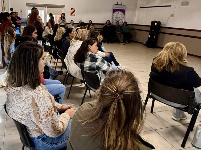 SE DESARROLLÓ UNA JORNADA BAJO EL LEMA “LA IMPORTANCIA DE LA FUNCIÓN MATERNA” EN V. PARANACITO