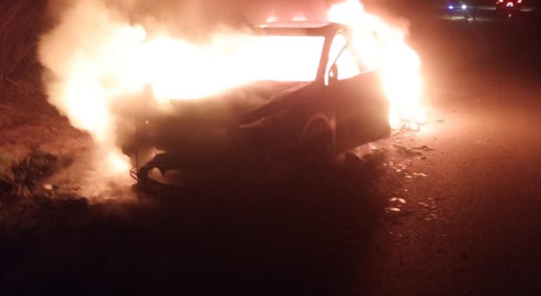 BOMBEROS DE IBICUY DEBIERON INTERVENIR ANTE EL INCENDIO DE UN AUTO EN LA RUTA 45