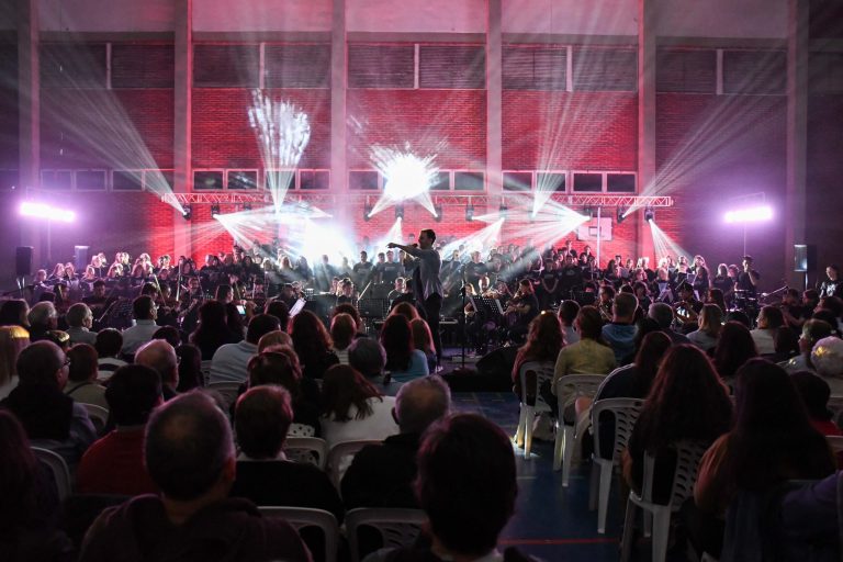 CIERRE DEL CICLO “GUALEGUAY CORAL 2025” CON EL CONCIERTO SINFÓNICO CORAL “PINCELADAS DE ROCK”