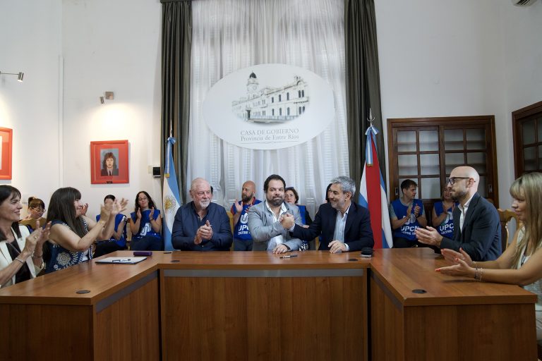 LA PROVINCIA RECATEGORIZARÁ A MÁS DE 12 MIL TRABAJADORES Y PRESENTARÁ EL PROYECTO DE CONVENIO COLECTIVO DE TRABAJO