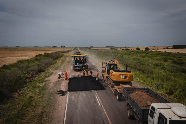 CONTINÚAN LOS TRABAJOS DE RECUPERACIÓN DE LA RUTA 51 ENTRE LARROQUE Y URDINARRAIN