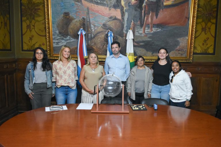 TRES NUEVAS FAMILIAS CUMPLIRÁN EL SUEÑO DEL HOGAR PROPIO EN GUALEGUAY