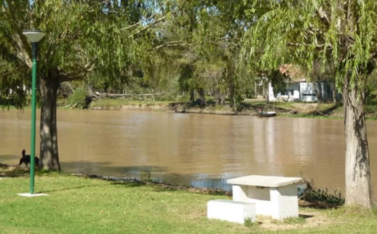 UN HOMBRE MURIÓ AHOGADO LUEGO DE CAER EN EL ARROYO PARANACITO