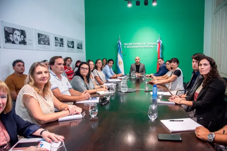 EL GOBIERNO PROVINCIAL CONVOCÓ A LOS GREMIOS DOCENTES A AUDIENCIA DE CONCILIACIÓN