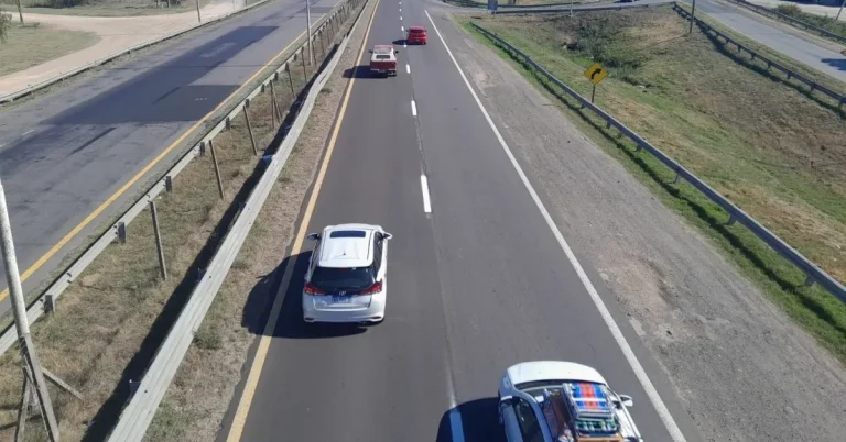 AVANZAN LAS TAREAS DE MANTENIMIENTO E ILUMINACIÓN EN DISTINTOS TRAMOS DE LA AUTOVÍA DEL MERCOSUR