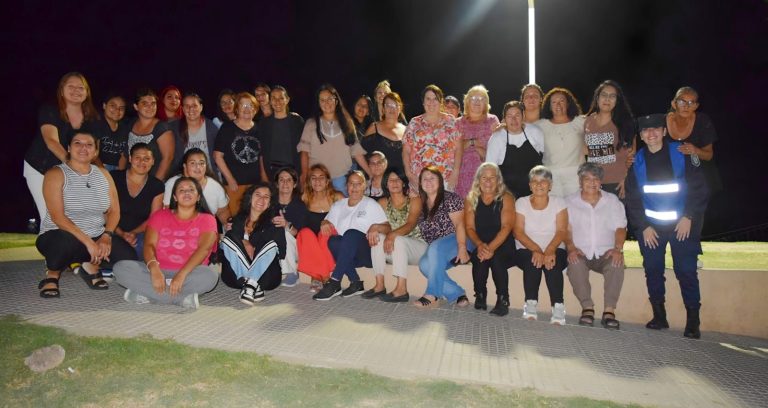 EL CENTRO VALÓRARTE DE VILLA PARANACITO FUE ESCENARIO DE UNA CENA SHOW POR EL DÍA DE LA MUJER