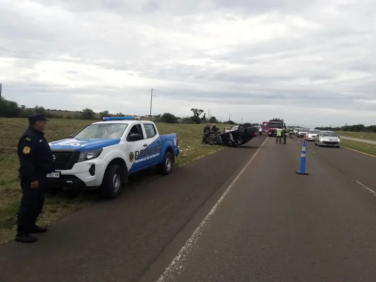 UNA NIÑA DE 7 AÑOS RESULTÓ HERIDA TRAS UN CHOQUE Y VUELCO EN LA RUTA 14