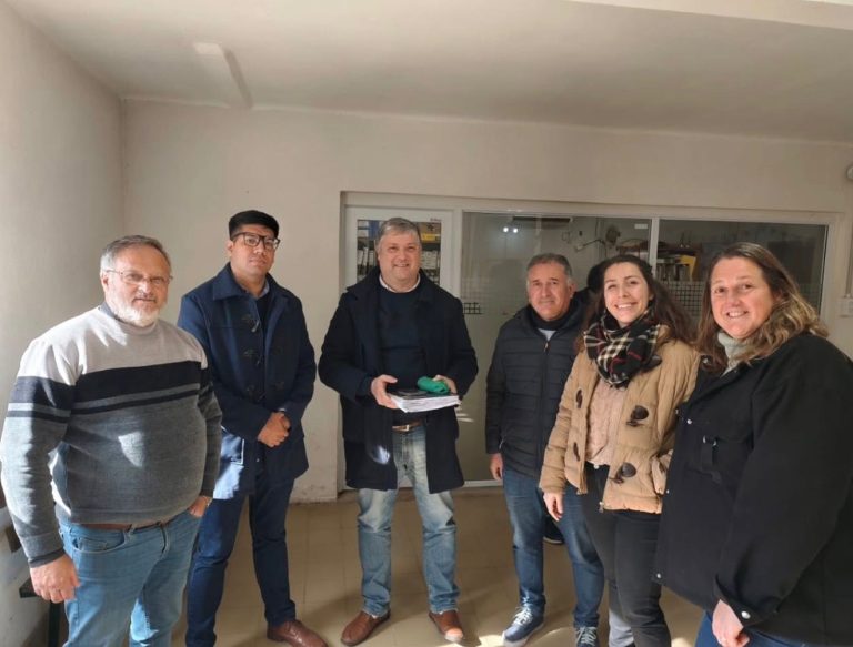 Autoridades provinciales gestionan mejoras en el transporte público para Villa Paranacito